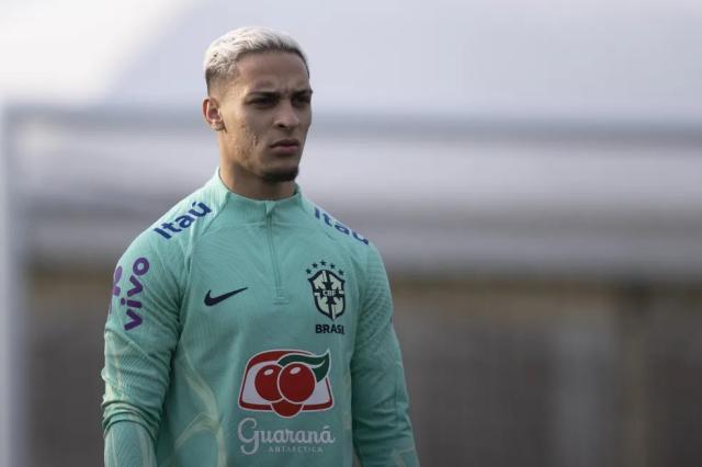 开云体育网址-到巴西后又返回曼彻斯特 安东尼否认打过前女友