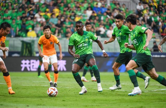 开云体育app官网-国安外援军团携手发威 新援或成苏亚雷斯解危奇兵