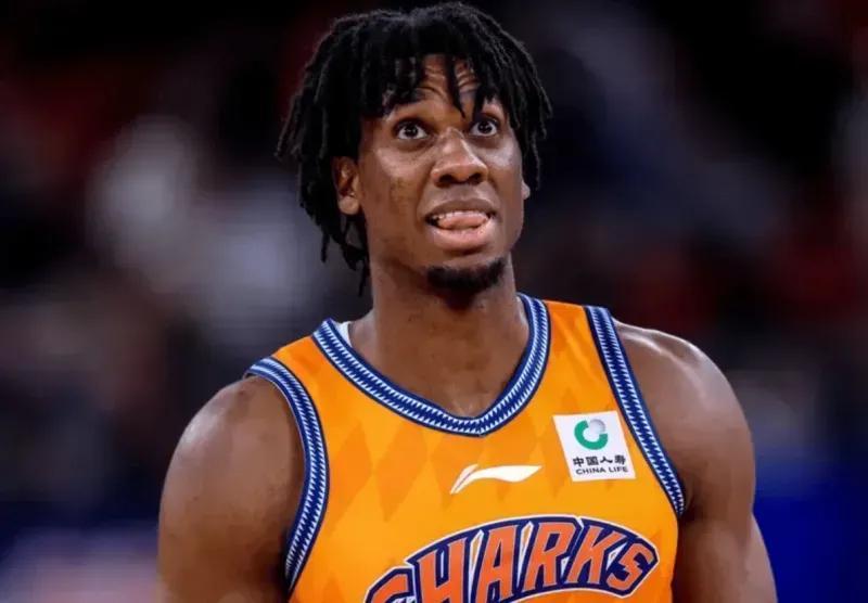 开云体育app-卢伟就偷着乐吧!三大内线足以摧毁攻守,签白边成最佳引援!