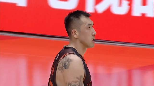 开云体育网址-山东男篮出局，上海男篮晋级半决赛，外援0分，陈林坚21分尽力了